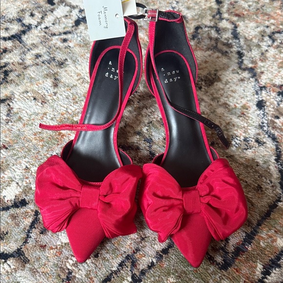 A New Day Women's Red Bow Heels Sz 8 NWT - Picture 1 of 5